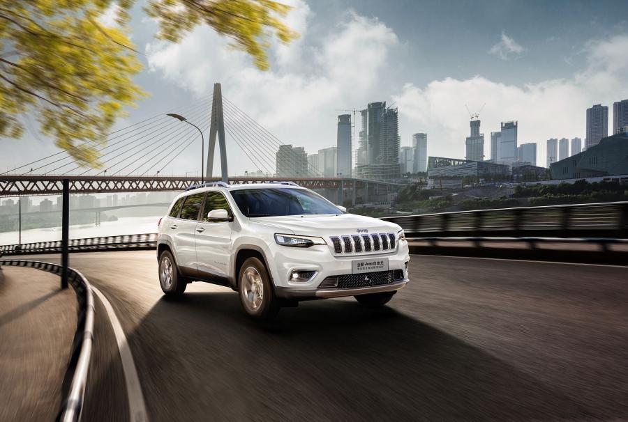  Jeep Cherokee Limited (KL) 2018 года  (CN) (фото 1 из 1)
